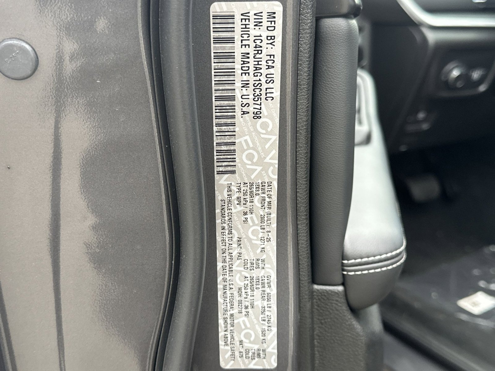 New 2025 Jeep Grand Cherokee Laredo X w/ Luxury Tech Group I image 28