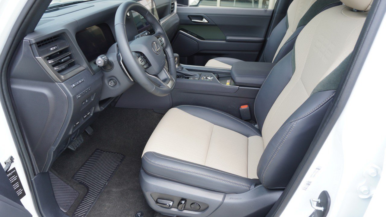 Certified 2025 Lexus GX 550 AWD/4WD image 11