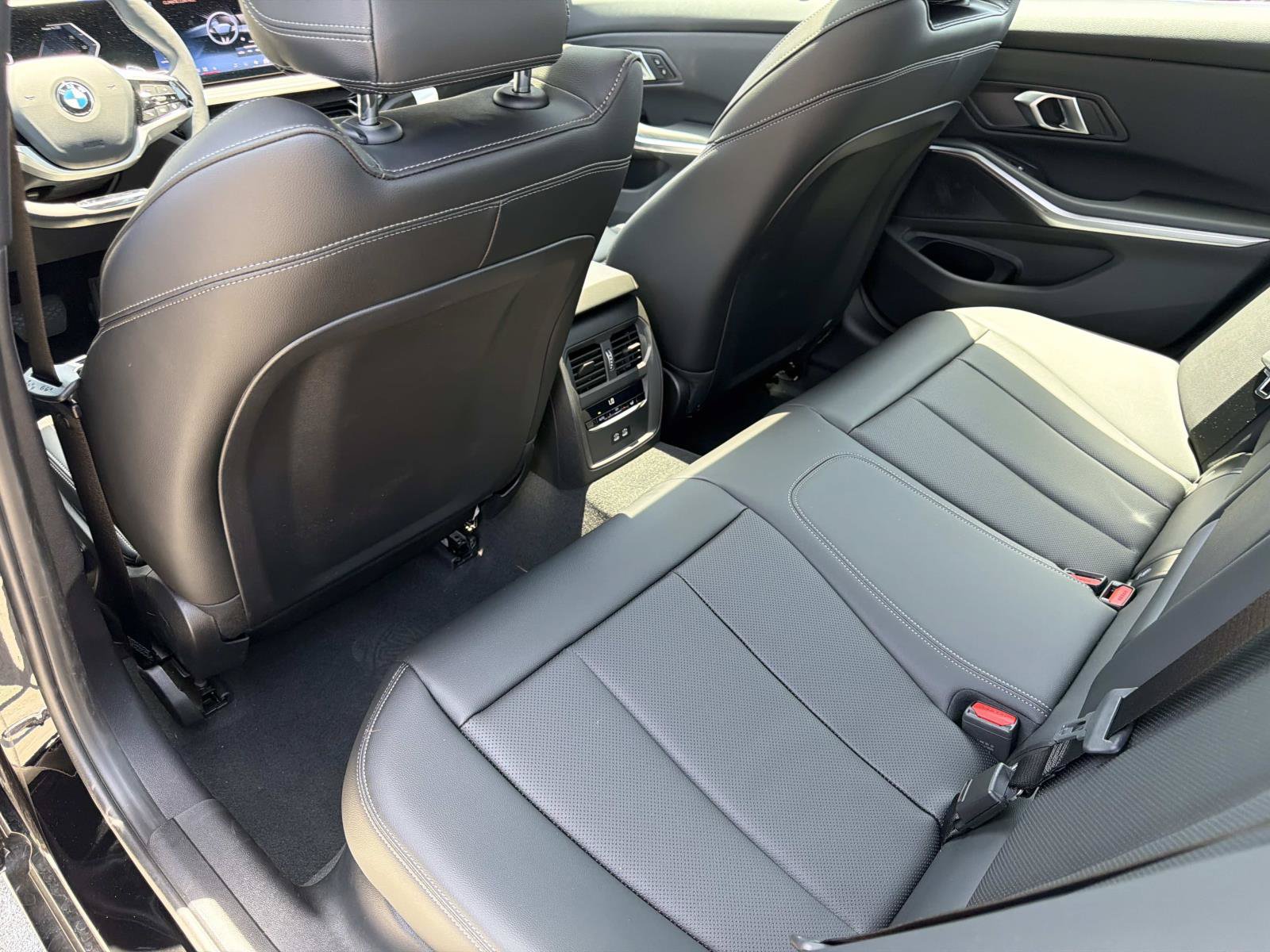 New 2026 BMW 330i Sedan w/ Convenience Package RWD image 9