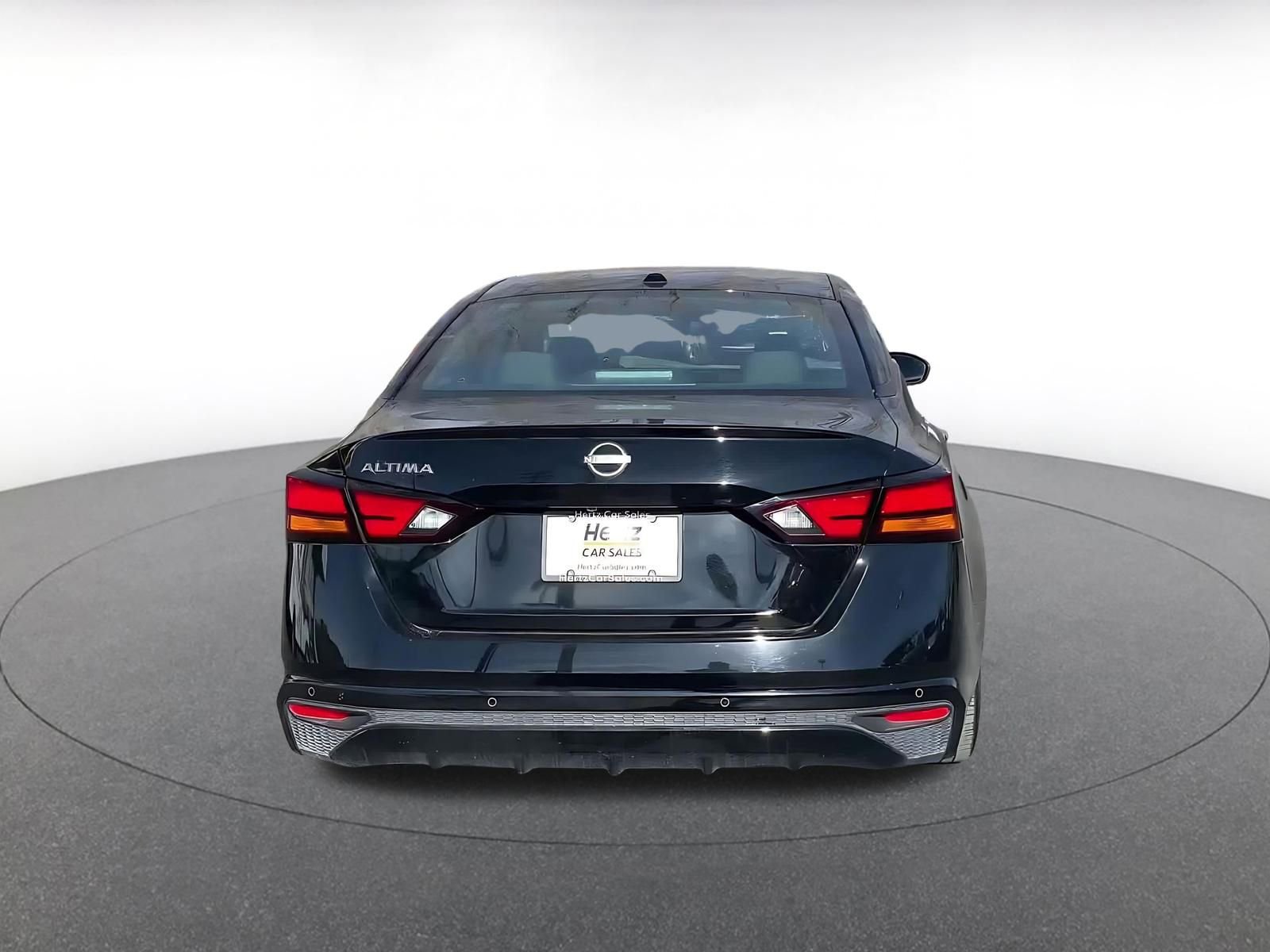 Used 2025 Nissan Altima 2.5 SV image 12