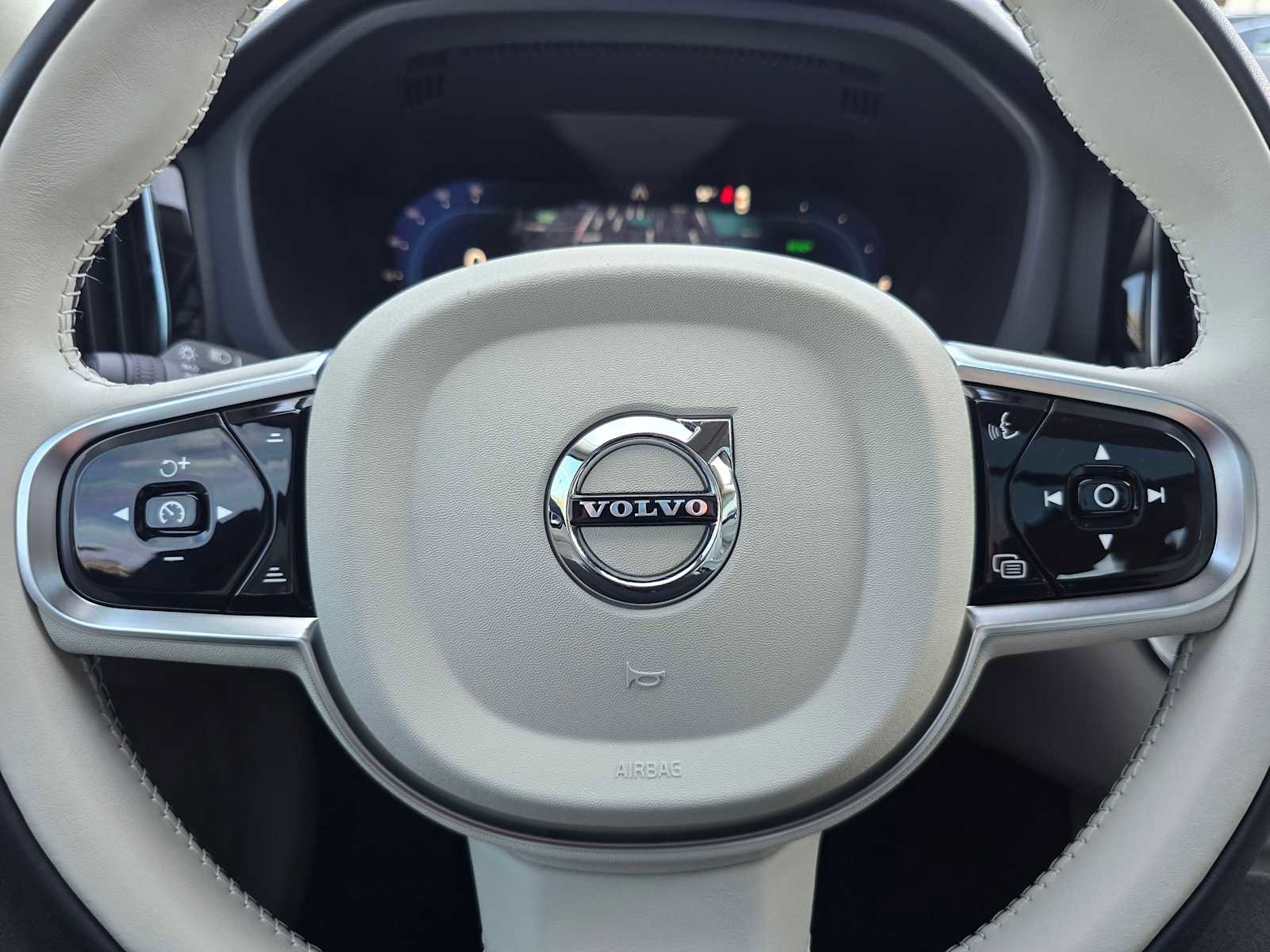 Certified 2024 Volvo XC60 T8 Plus w/ Protection Package Premier image 24