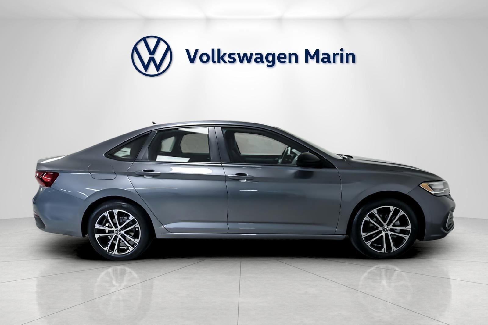 Used 2022 Volkswagen Jetta Sport image 6