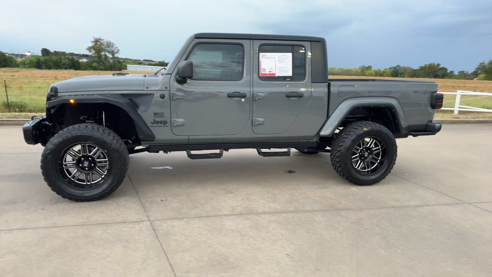 Used 2021 Jeep Gladiator Sport AWD/4WD image 4