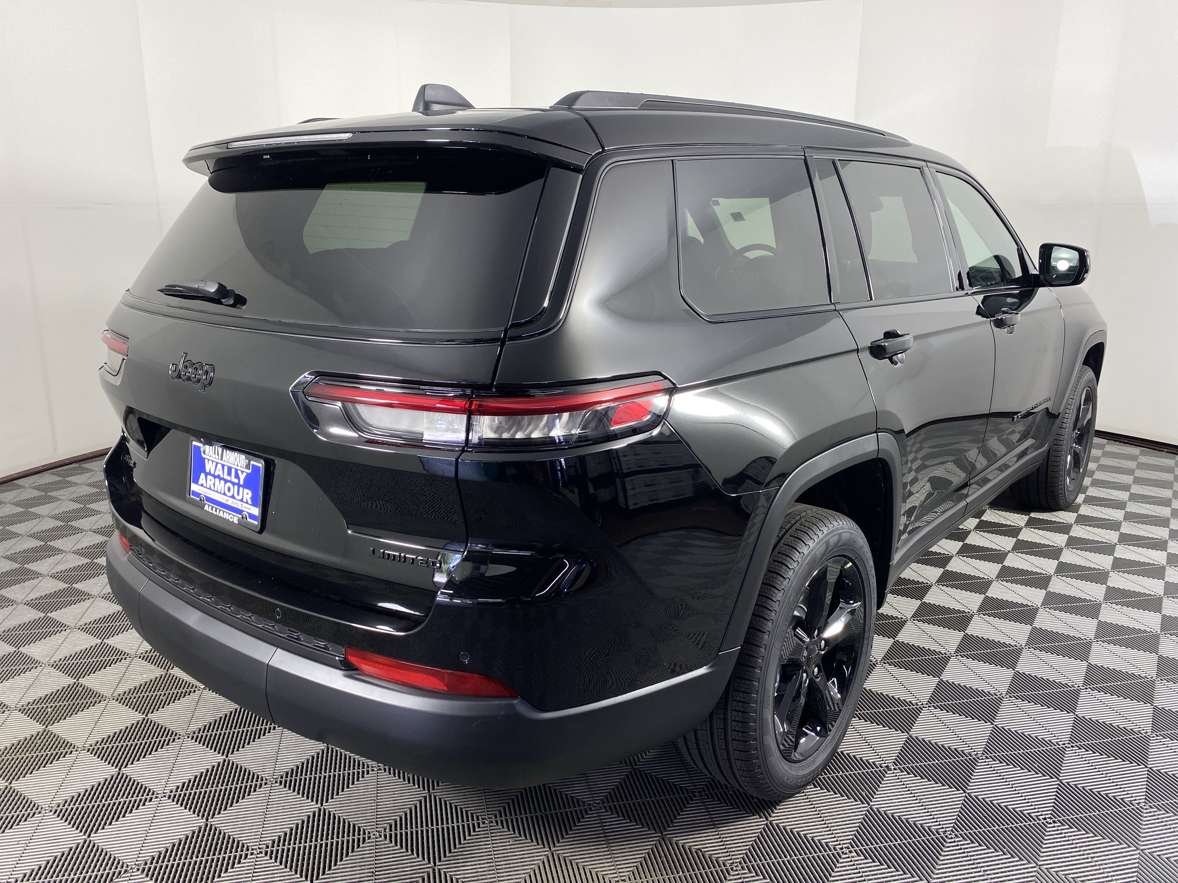 New 2025 Jeep Grand Cherokee L Limited w/ Black Appearance Package image 8