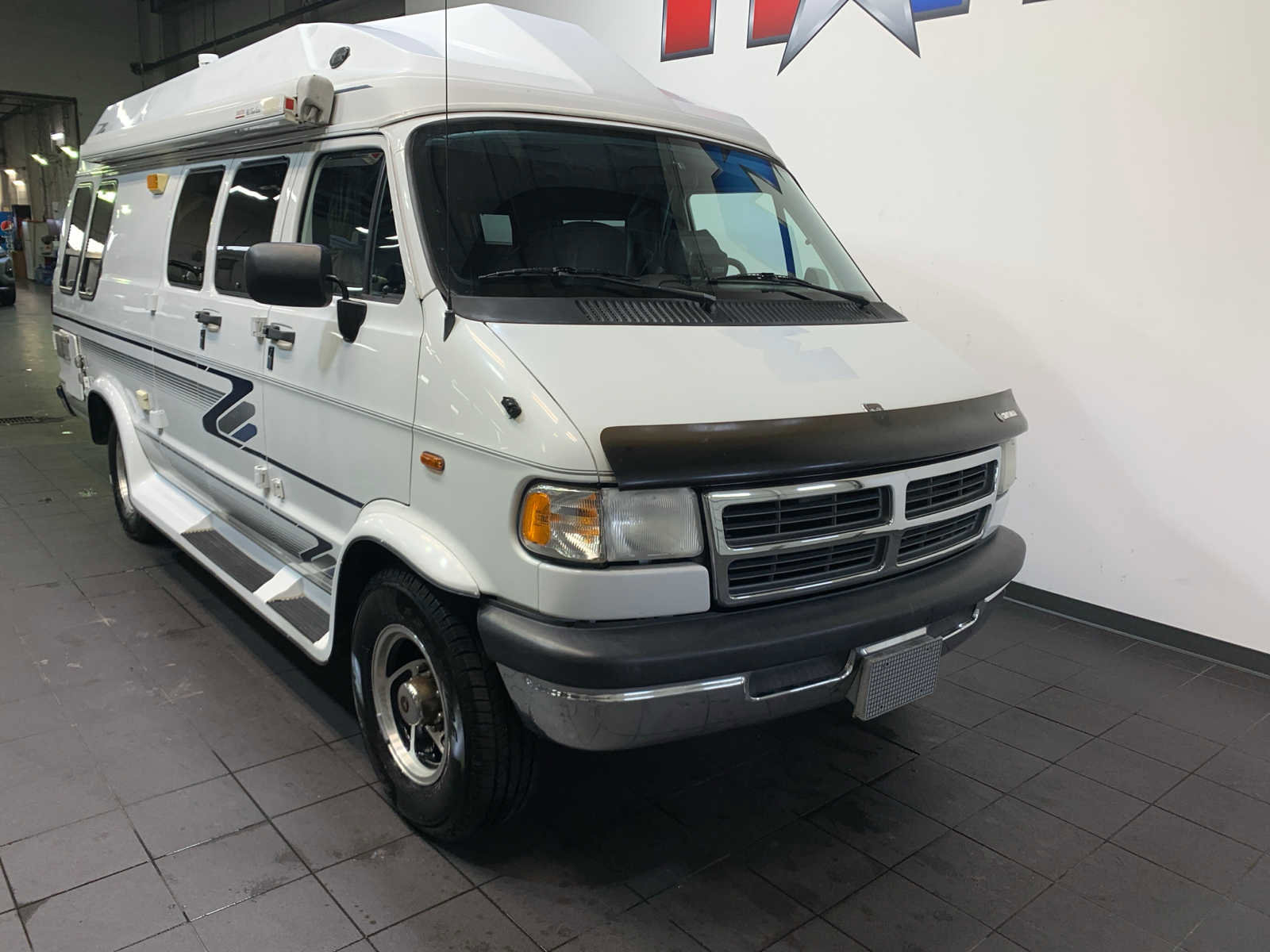 Used 1996 Dodge B3500 image 2