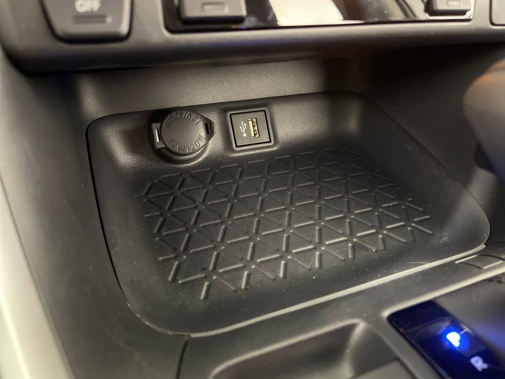 Used 2025 Toyota RAV4 XLE image 32