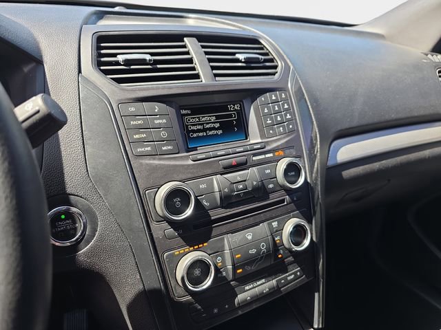 Used 2017 Ford Explorer XLT AWD/4WD image 26