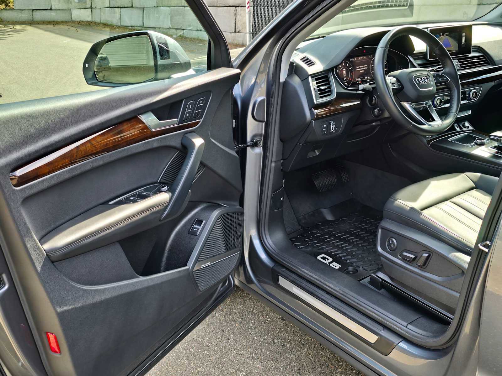 Used 2020 Audi Q5 2.0T Premium Plus AWD/4WD image 19