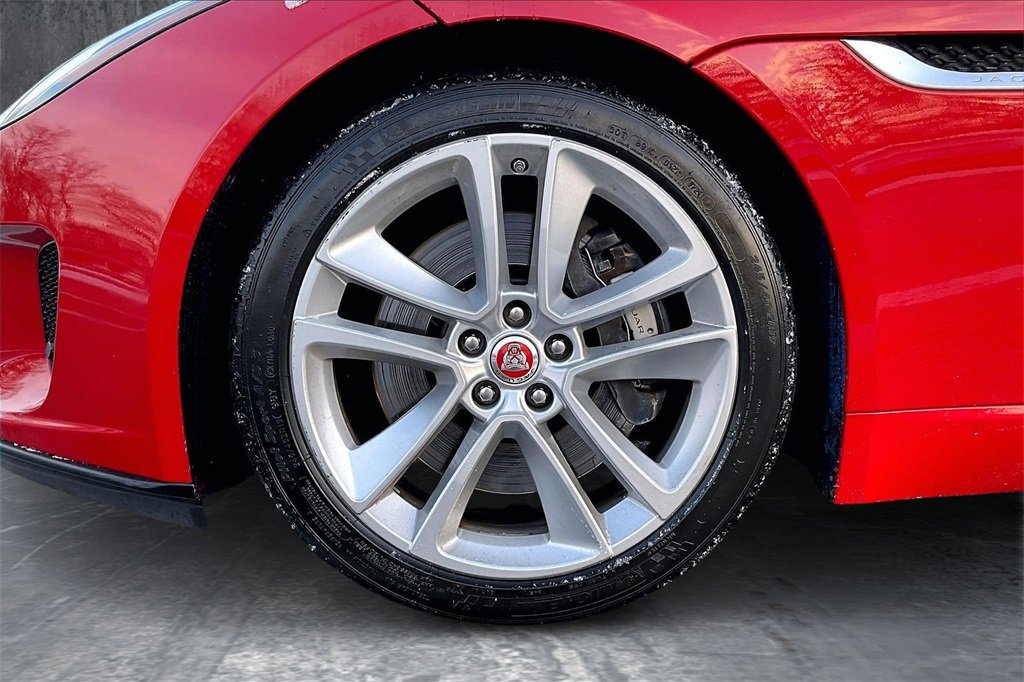 Used 2018 Jaguar F-TYPE Convertible image 29