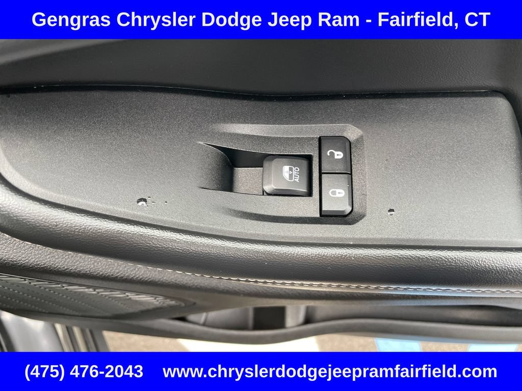 Certified 2023 Jeep Grand Cherokee Limited AWD/4WD image 11