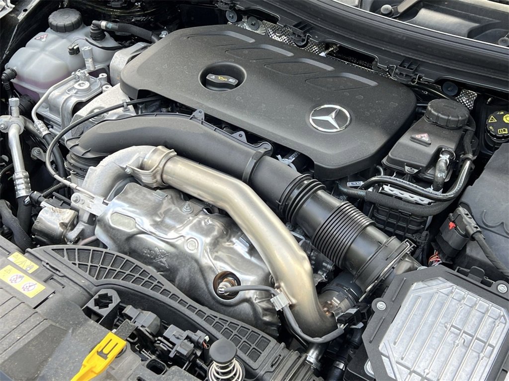 Certified 2025 Mercedes-Benz GLA 250 4MATIC image 27