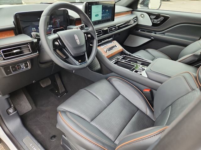 New 2025 Lincoln Aviator Black Label image 8