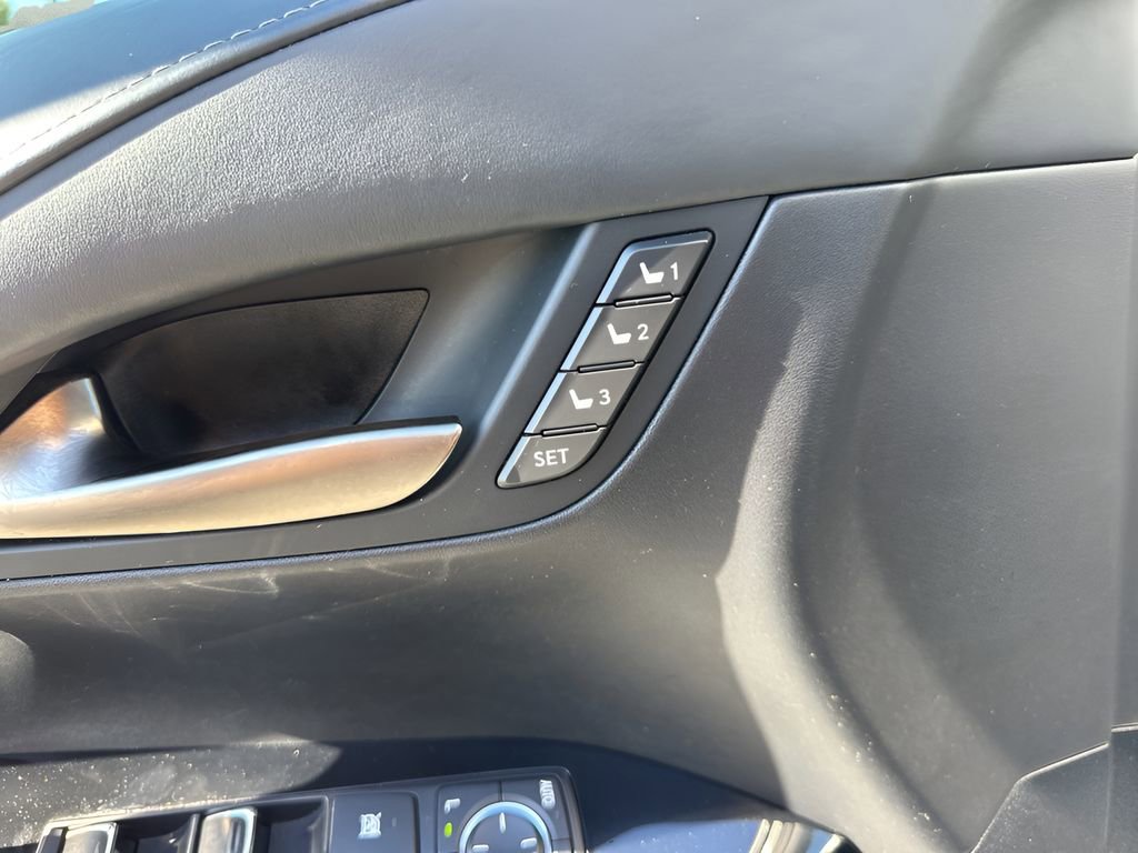 Used 2016 Lexus LX 570 4WD image 11