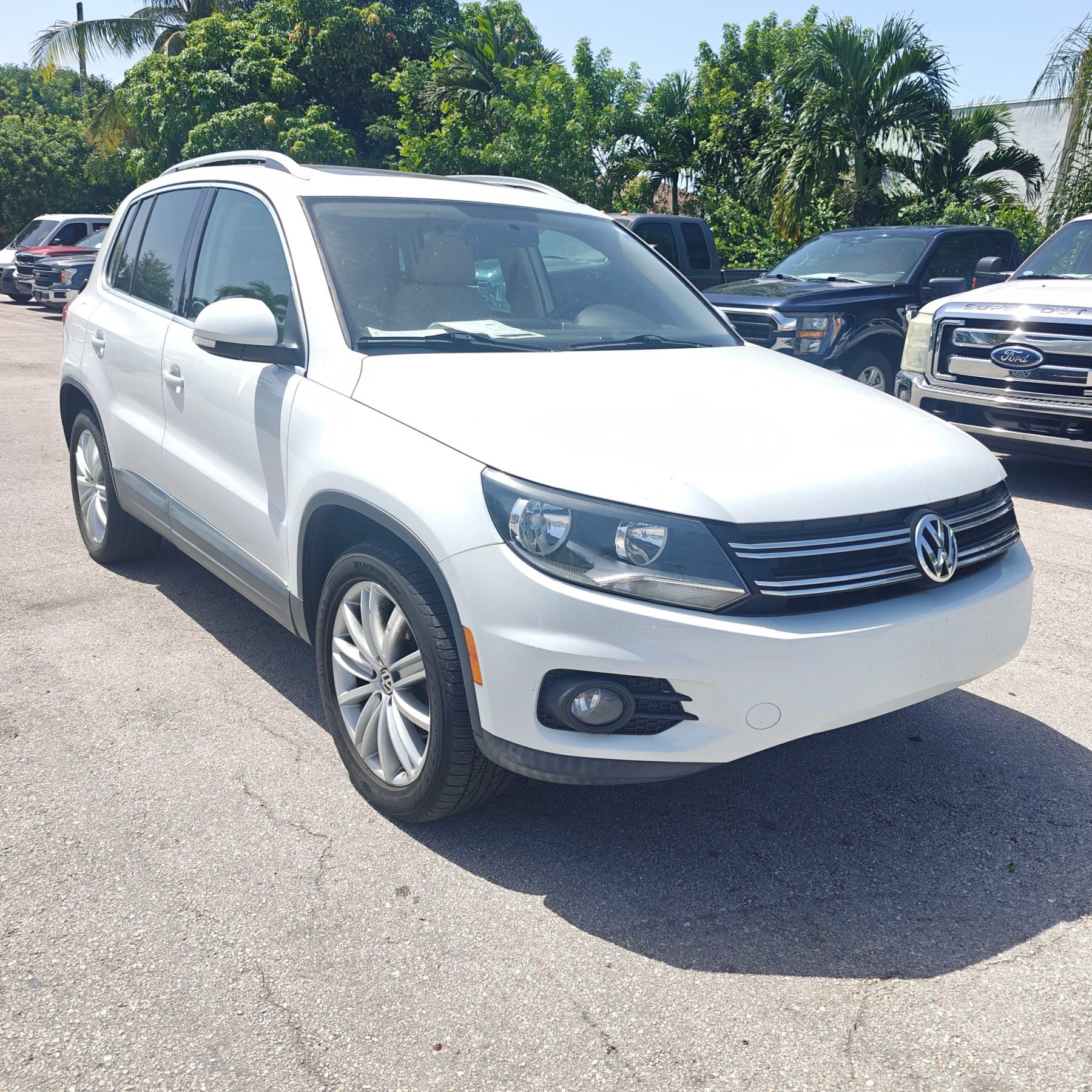 Used 2015 Volkswagen Tiguan SE FWD image 32