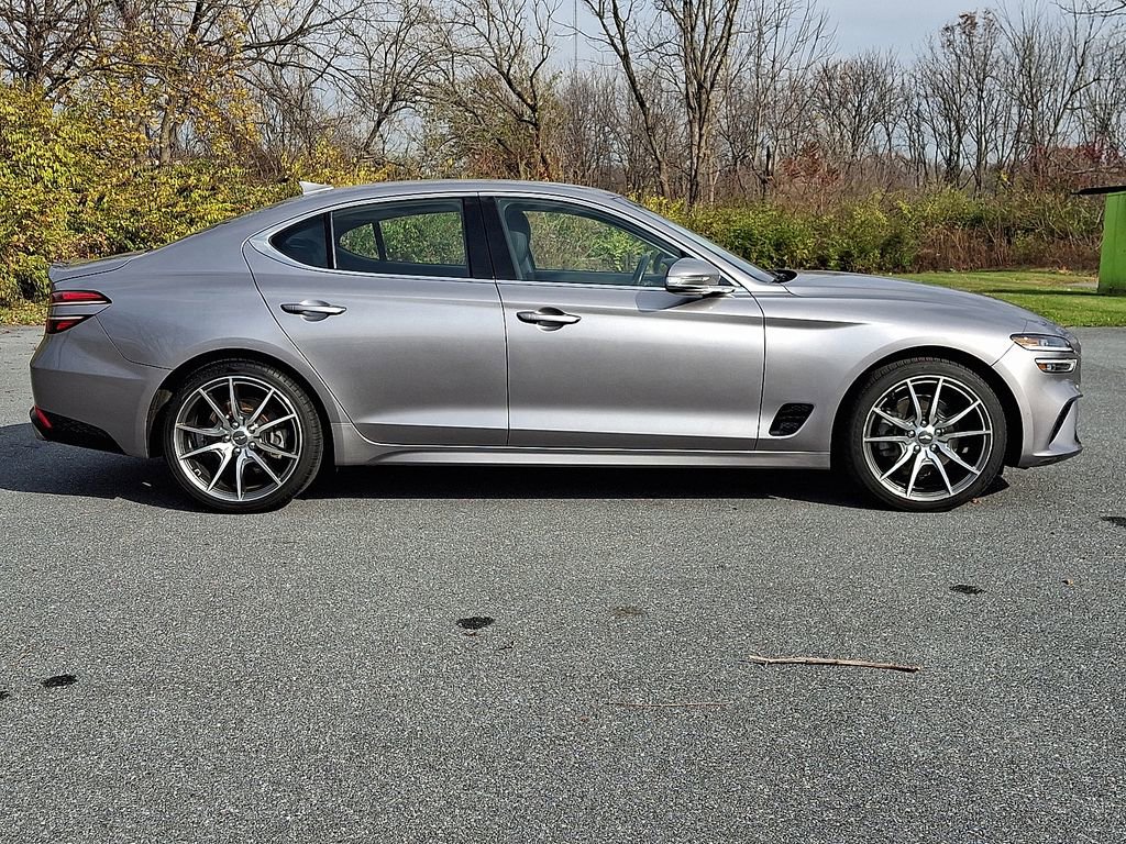 Used 2023 Genesis G70 2.0T image 7