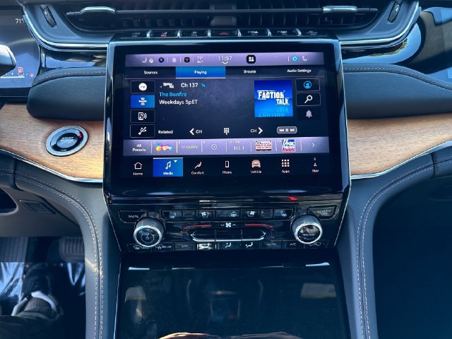 New 2025 Jeep Grand Cherokee Summit AWD/4WD image 22