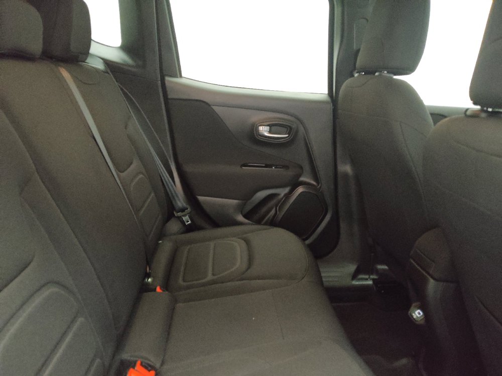 Used 2021 Jeep Renegade Latitude image 19