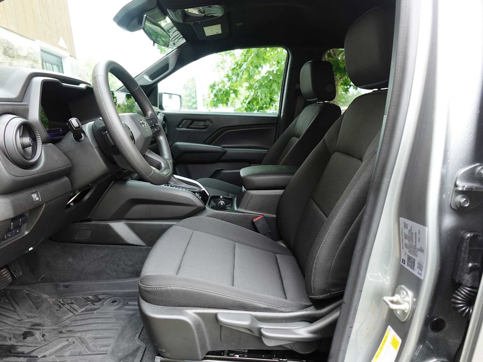 Used 2024 Chevrolet Colorado Trail Boss w/ Advanced Trailering Package AWD/4WD image 12