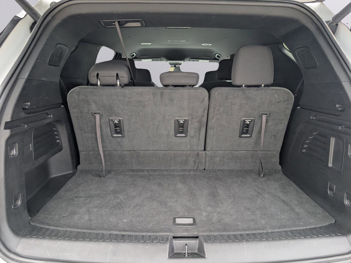 Used 2024 Chevrolet Traverse LT image 34