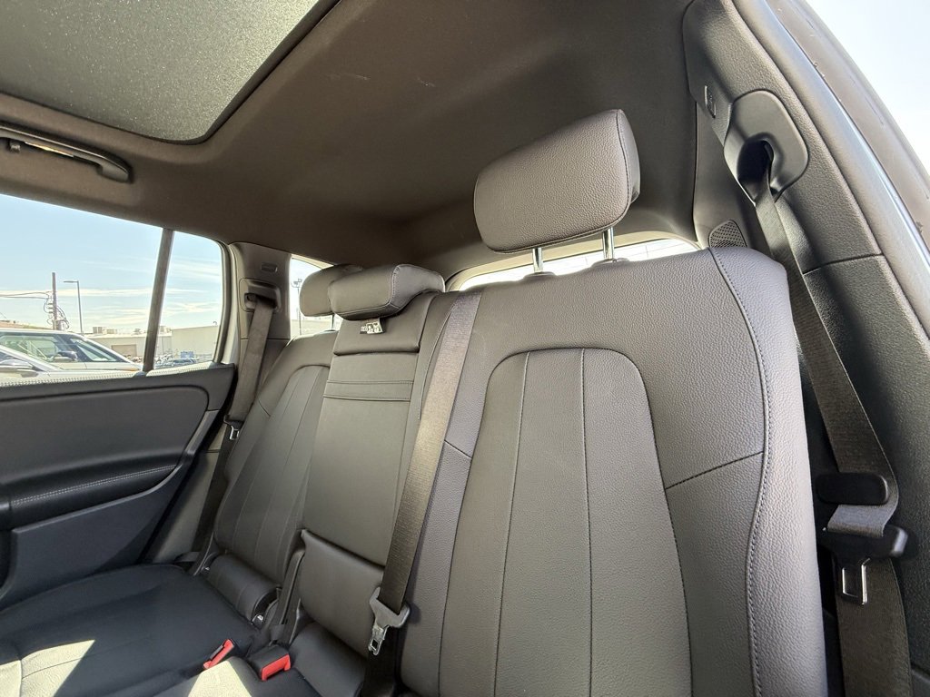 Used 2024 Mercedes-Benz GLB 250 image 8