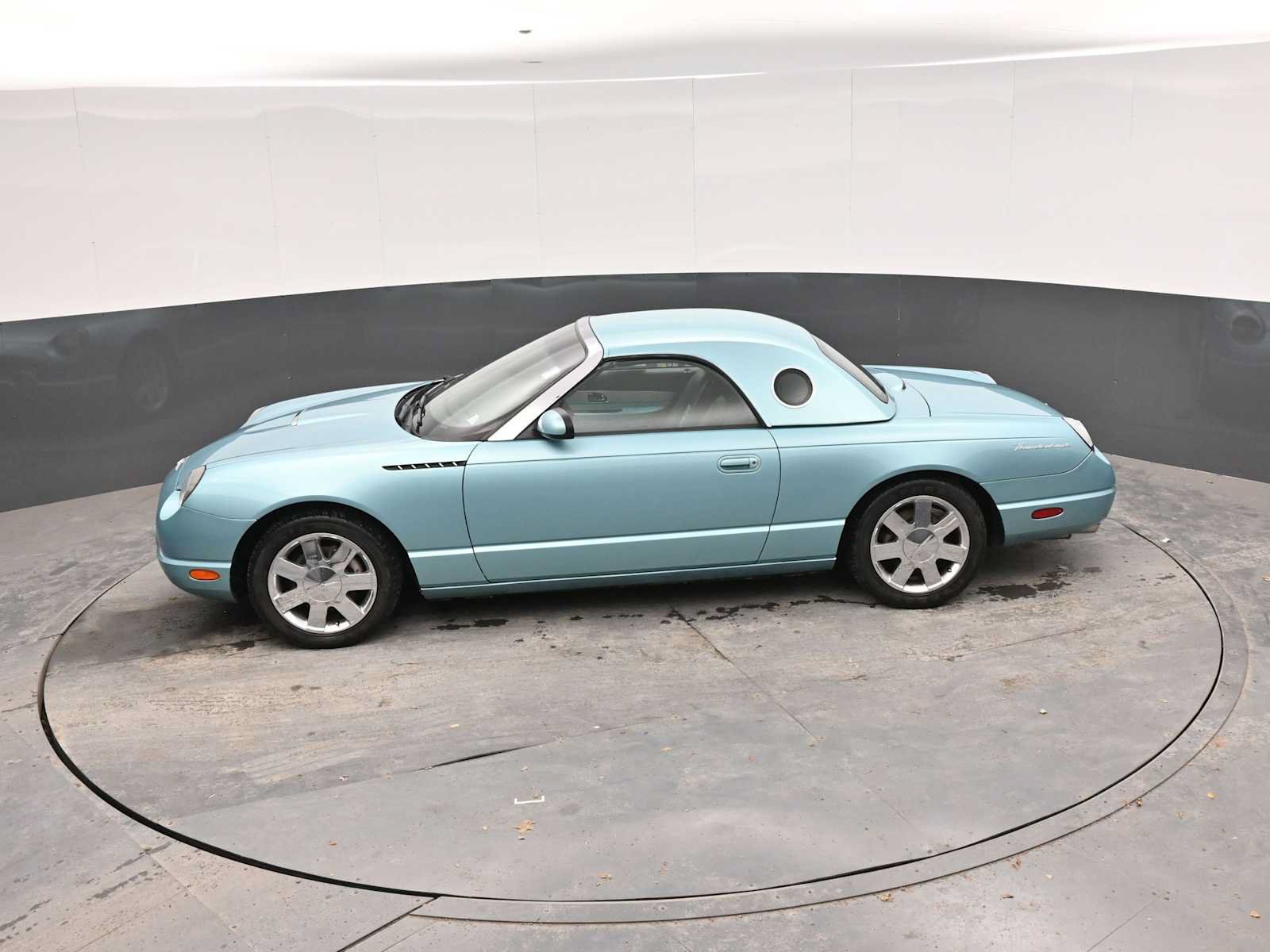 Used 2002 Ford Thunderbird RWD image 14