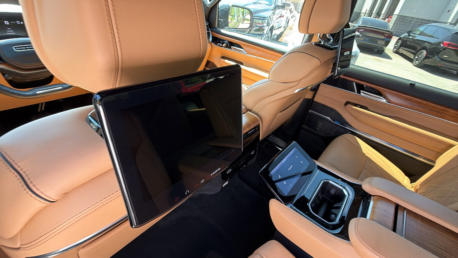 Used 2024 Jeep Grand Wagoneer L Series III w/ Rear Seat Video Group 1 image 28