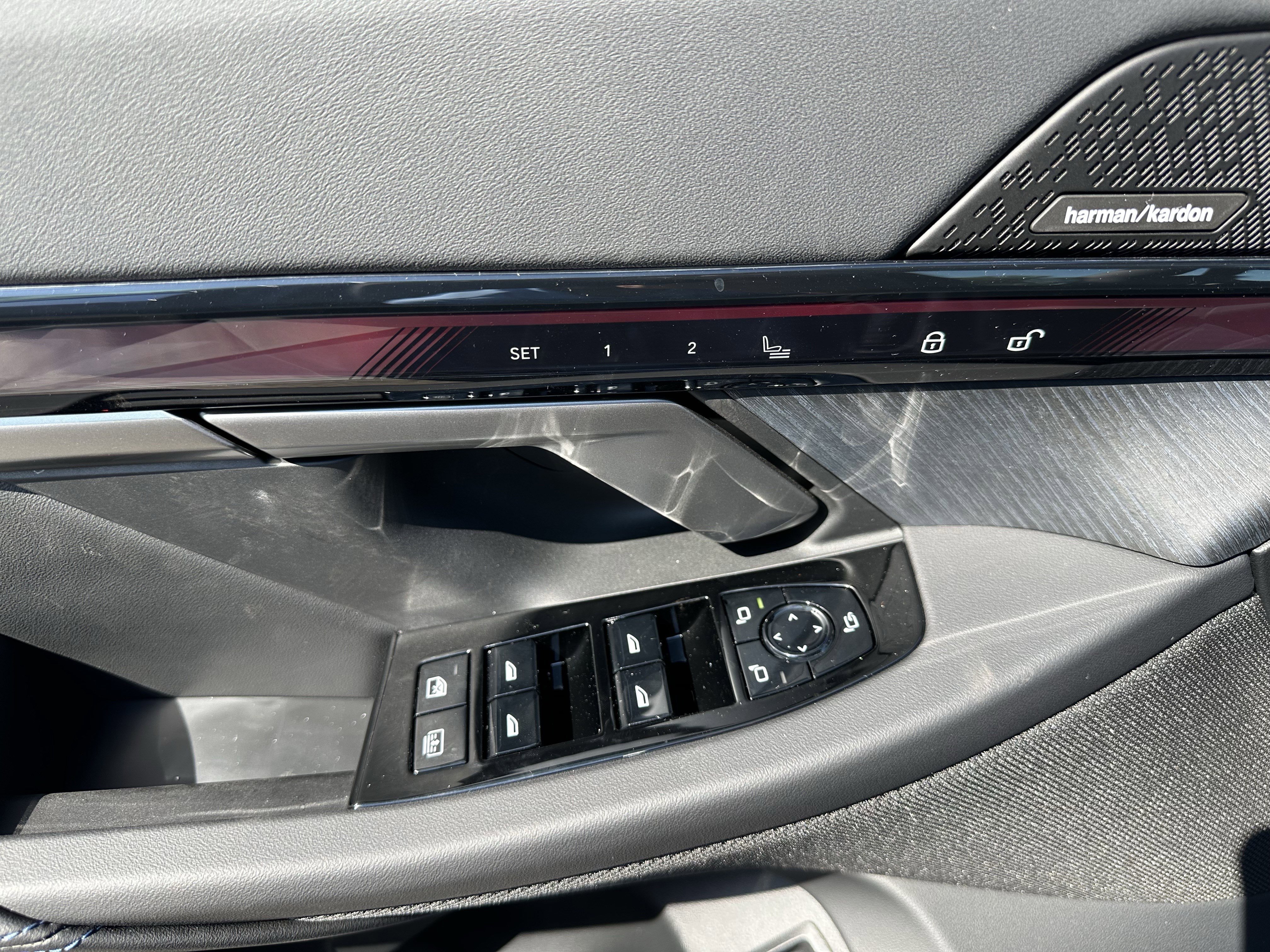 New 2026 BMW 550e xDrive w/ Executive Package image 12