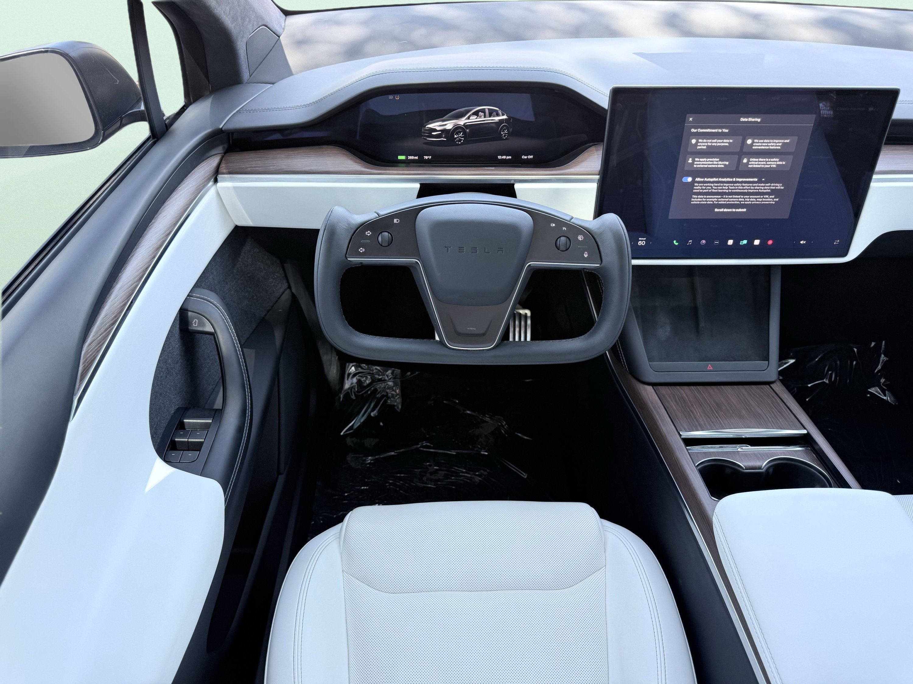 Used 2022 Tesla Model X image 56