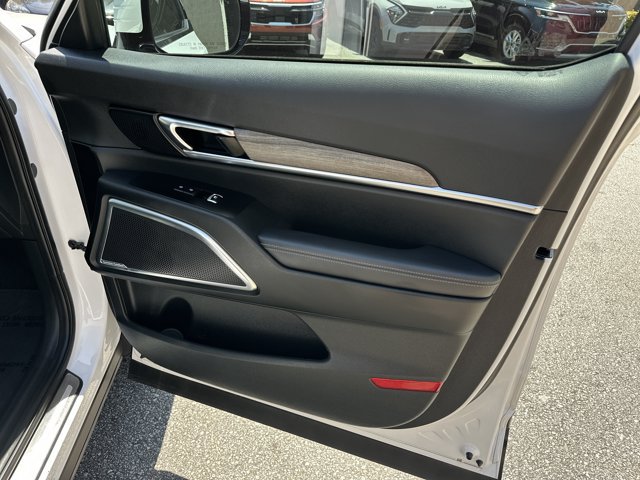 Certified 2021 Kia Telluride SX w/ SX Prestige Package AWD/4WD image 16