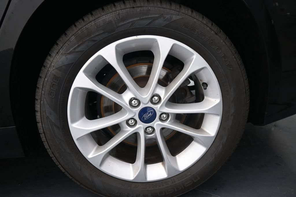 Used 2020 Ford Fusion SE FWD image 15