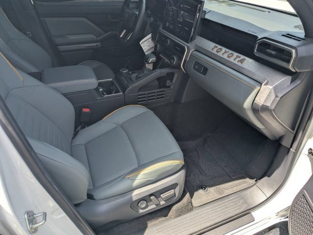 Used 2025 Toyota 4Runner Trailhunter AWD/4WD image 12