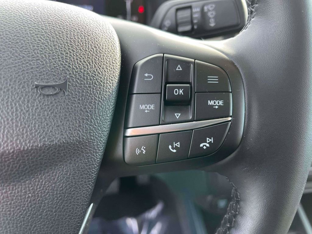 Used 2025 Ford Maverick Lariat image 19