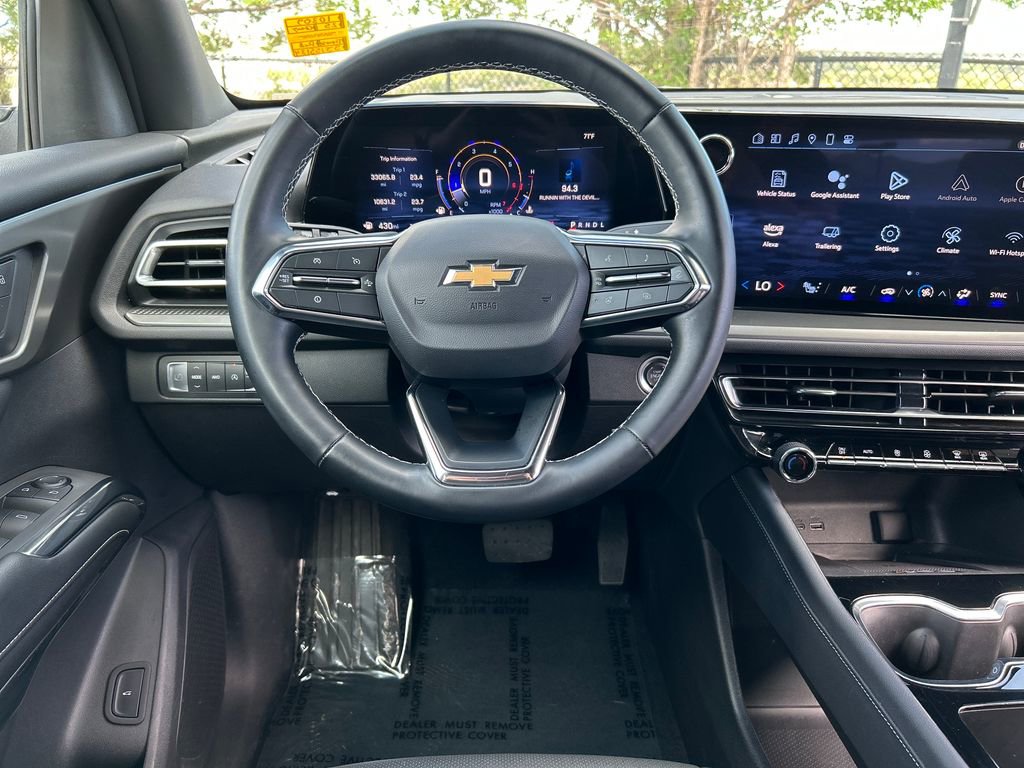 Used 2025 Chevrolet Traverse LT AWD/4WD image 10