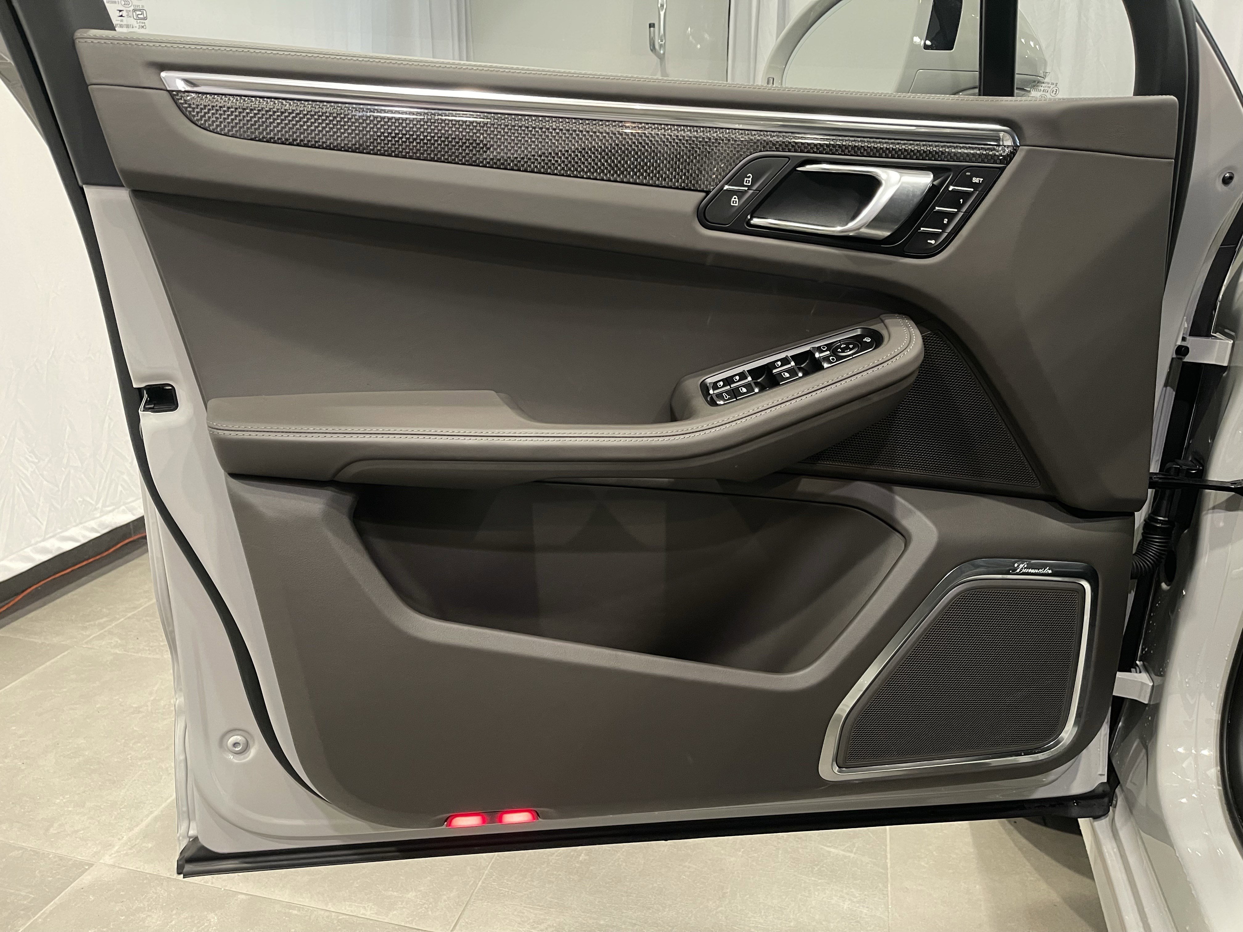 Used 2025 Porsche Macan GTS image 12