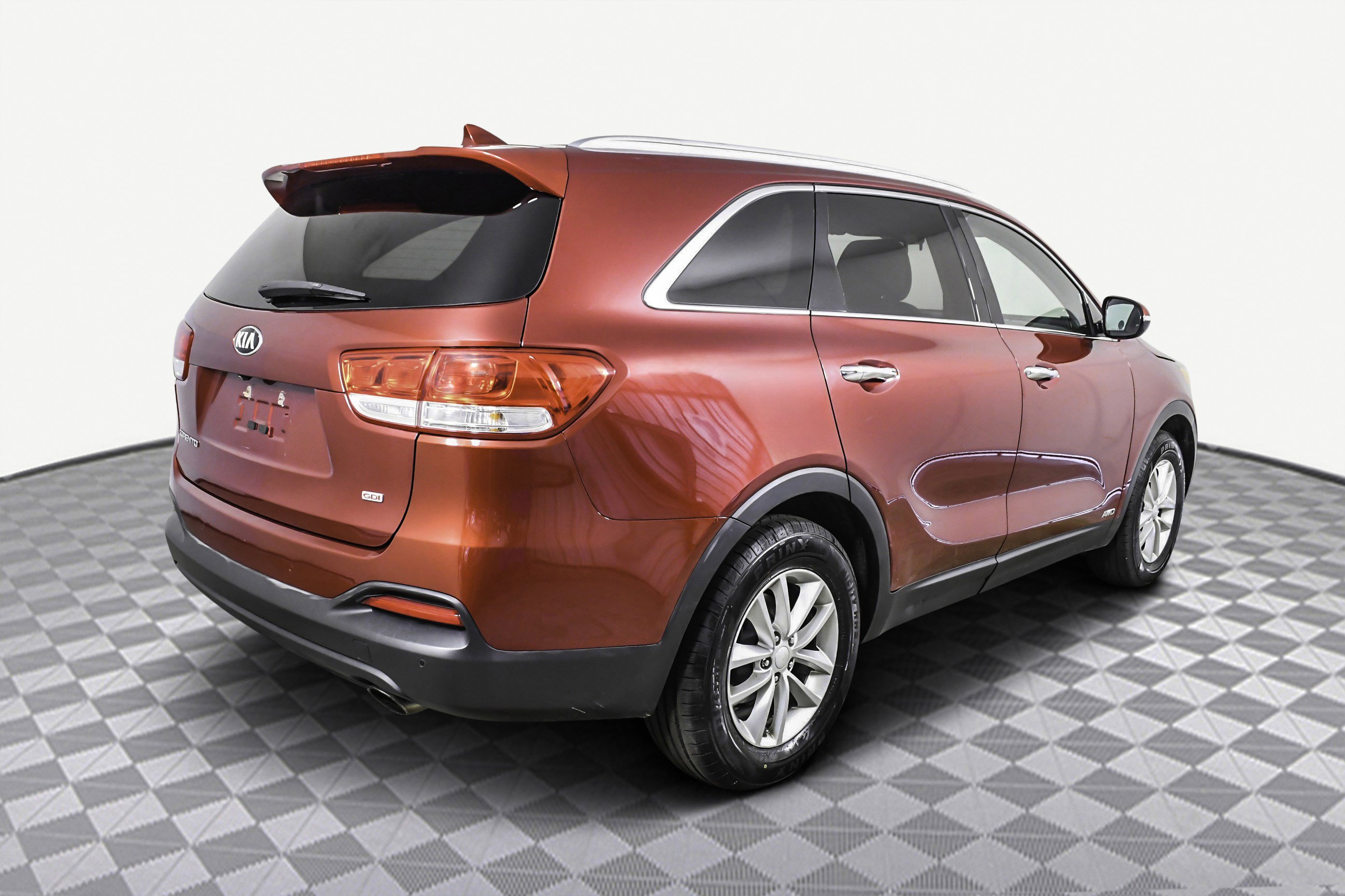 Used 2016 Kia Sorento LX w/ LX Convenience Package image 8