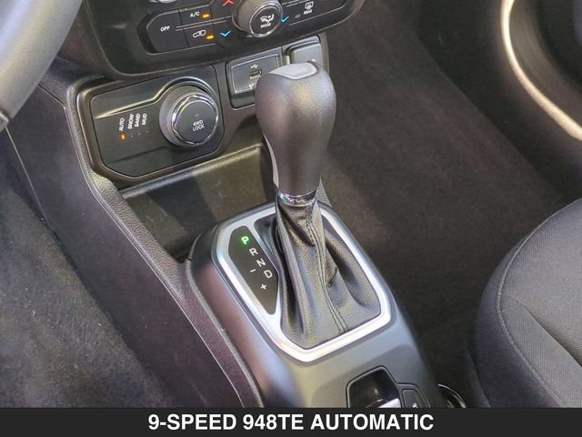 Used 2019 Jeep Renegade Latitude w/ Popular Equipment Group AWD/4WD image 27