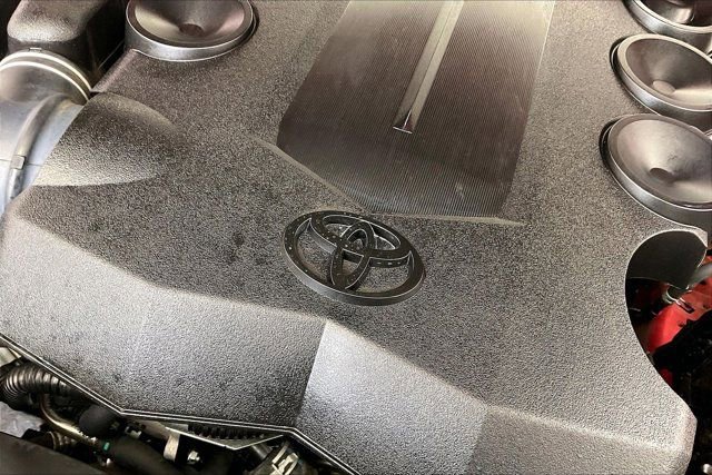 Used 2018 Toyota 4Runner Limited AWD/4WD image 32