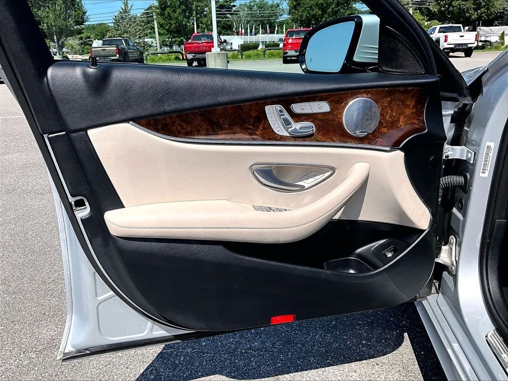 Used 2019 Mercedes-Benz E 300 4MATIC image 9