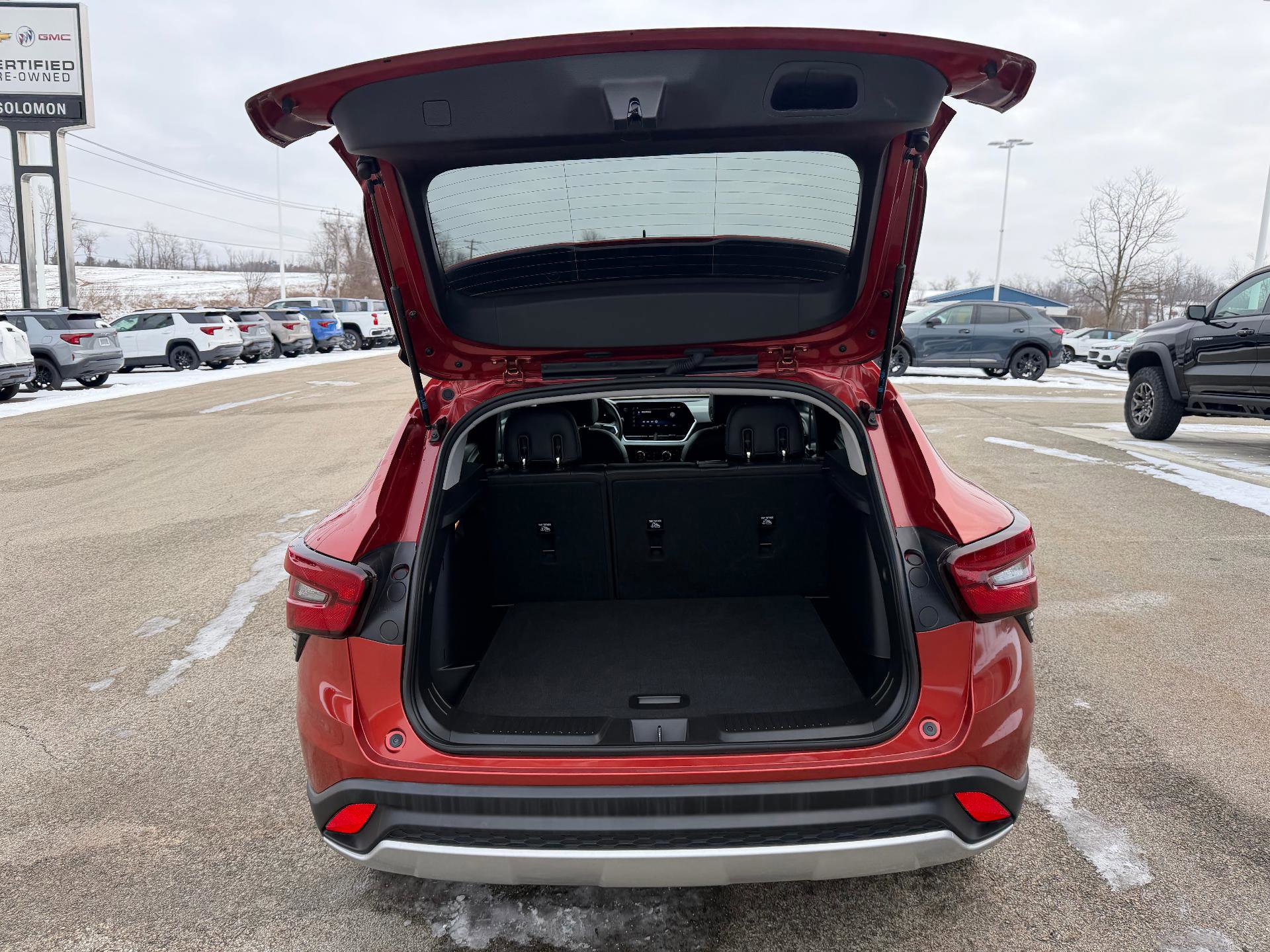 Certified 2024 Chevrolet Trax LT w/ Driver Confidence Package image 11