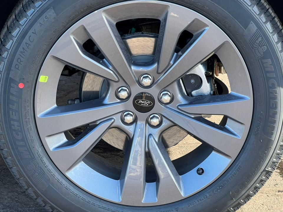 Used 2026 Ford Explorer Active w/ Active Comfort Package image 8