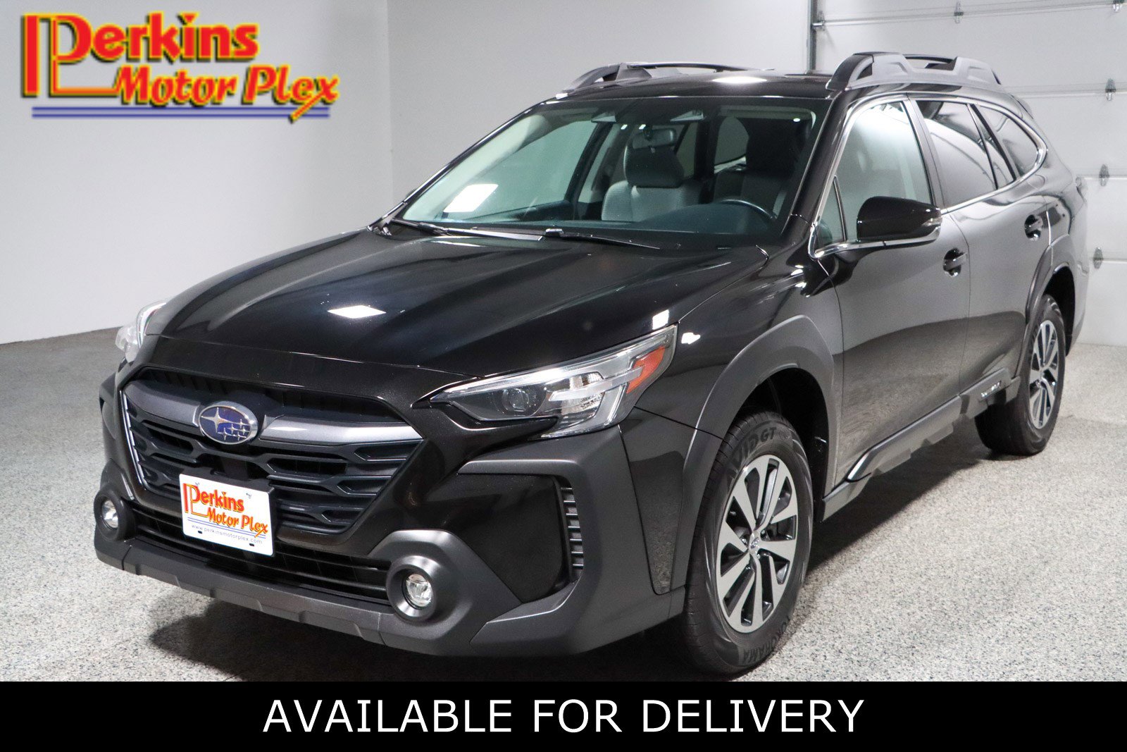 Used 2024 Subaru Outback Premium AWD/4WD image 1