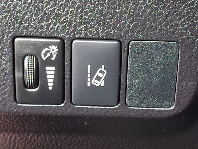 Used 2017 Toyota RAV4 Limited w/ Advanced Technology Package image 27