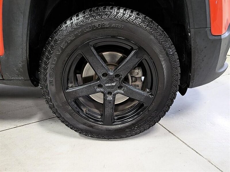 Used 2017 Jeep Renegade Sport w/ Power & Air Group FWD image 12