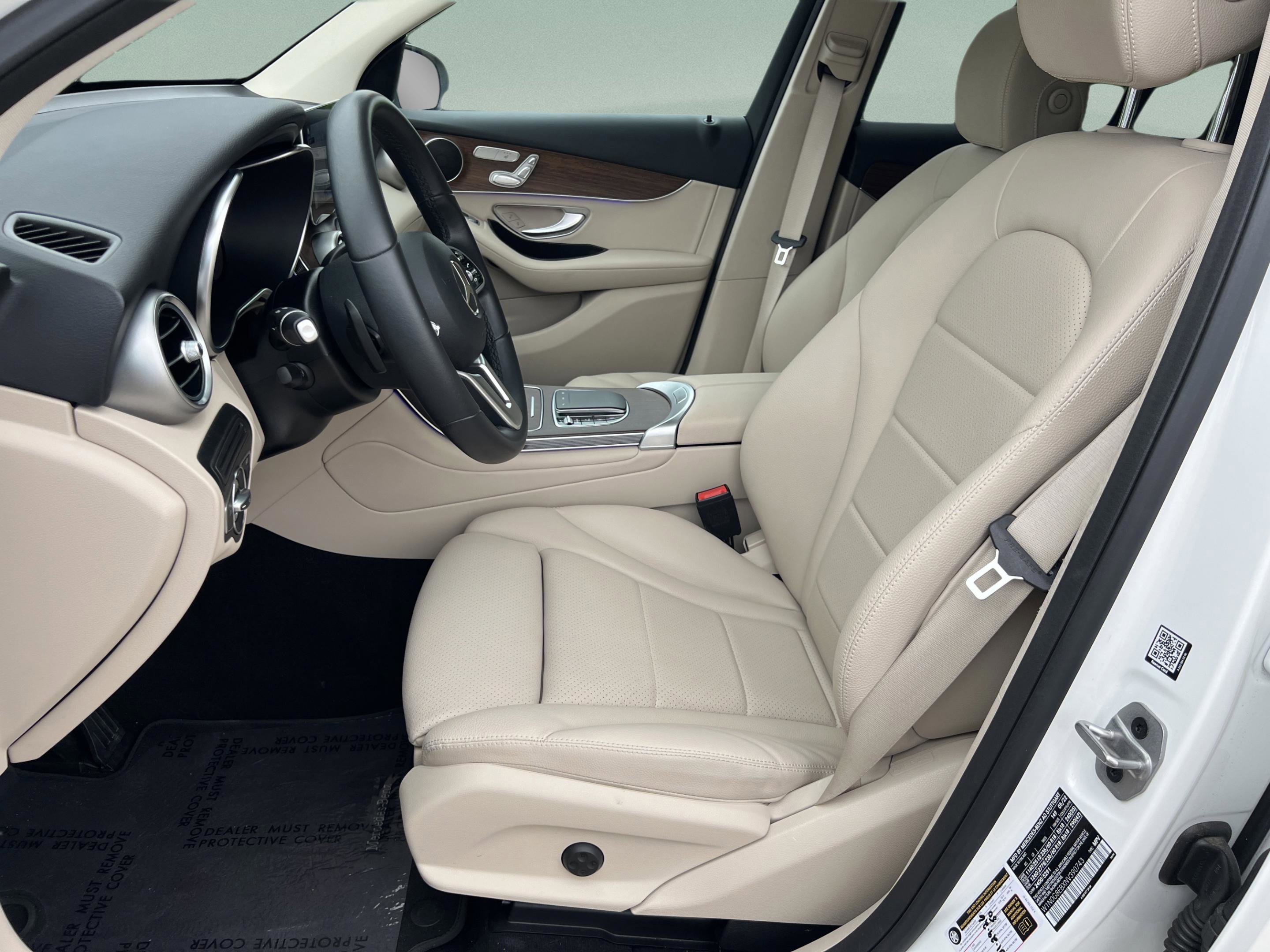 Used 2022 Mercedes-Benz GLC 300 4MATIC w/ Premium Package Lite image 16