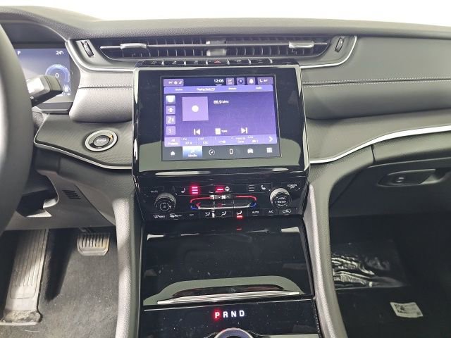 New 2025 Jeep Grand Cherokee L Laredo w/ Luxury Tech Group I image 23