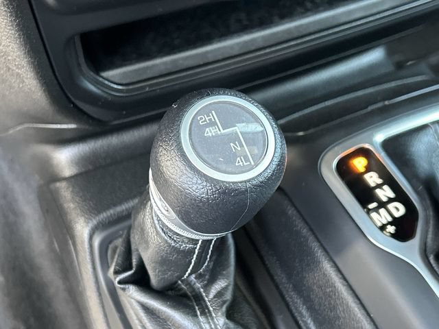 Certified 2025 Jeep Gladiator Sport AWD/4WD image 29