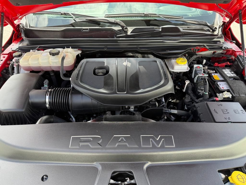 Used 2025 RAM 1500 Warlock AWD/4WD image 24