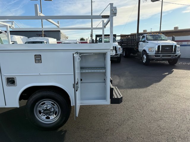 New 2026 Ford F250 XL w/ XL Chrome Package image 14