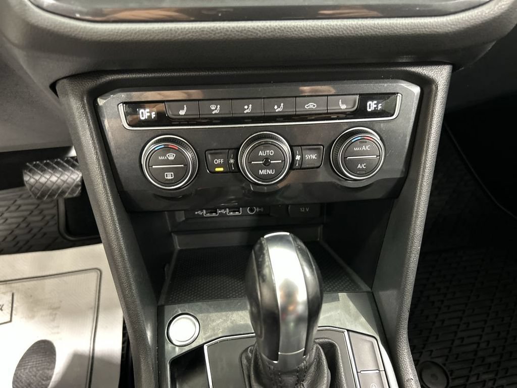 Used 2019 Volkswagen Tiguan SE w/ Panoramic Sunroof Package AWD/4WD image 16