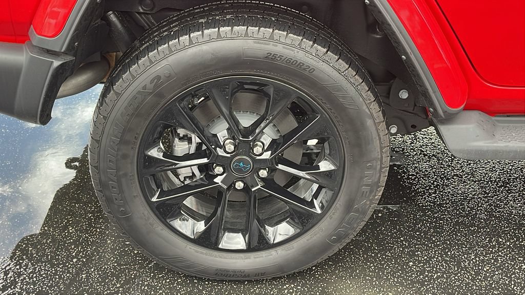 Used 2025 Jeep Wrangler Unlimited Sahara AWD/4WD image 7